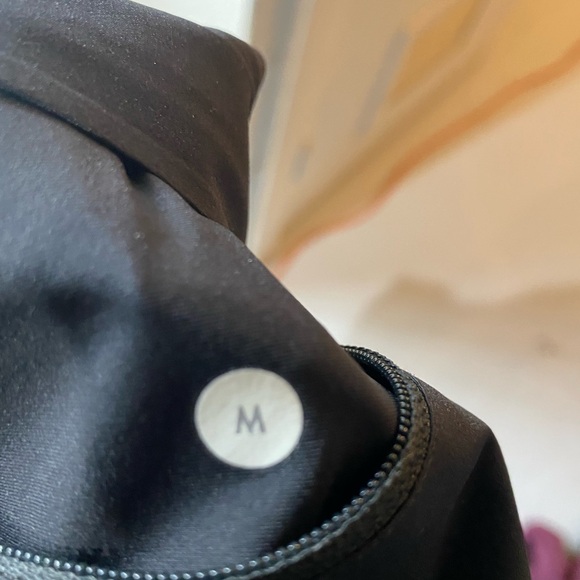 Lululemon Men’s Return of the Mac Black Rain City Parka Jacket Sz M - Picture 6 of 6